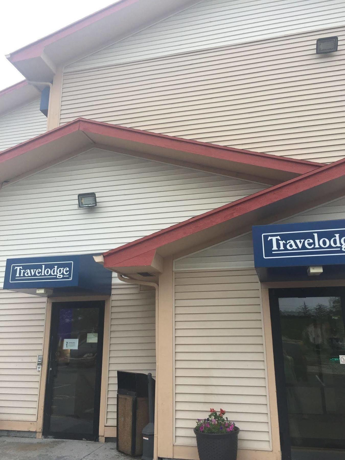 Travelodge By Wyndham Battle Creek Exterior photo